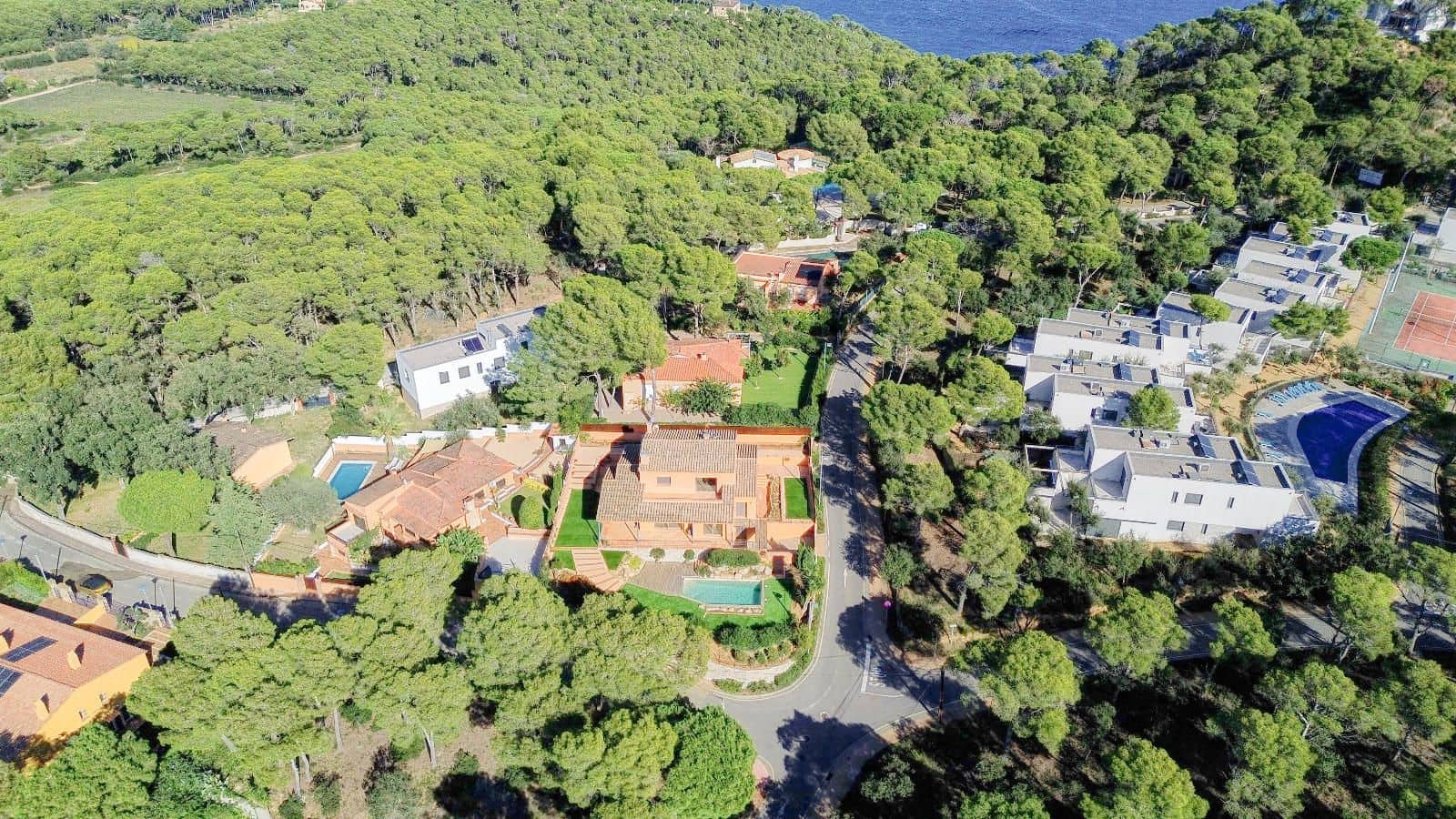 5 bedroom Villa for sale in Llafranc with pool garage - € 1,750,000 (Ref: 9296380)