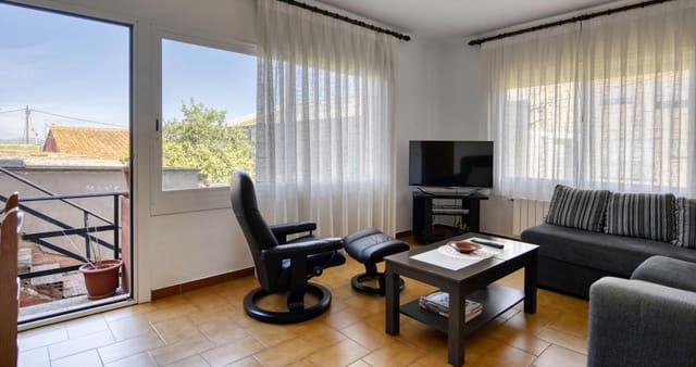 3 bedroom Villa for sale in Palafrugell with garage - € 275,000 (Ref: 9360765)