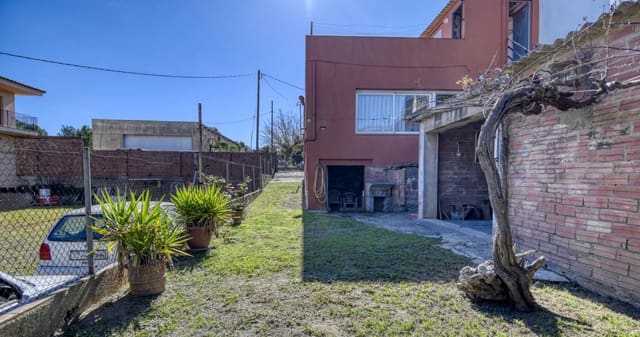 3 bedroom Villa for sale in Palafrugell with garage - € 275,000 (Ref: 9360765)