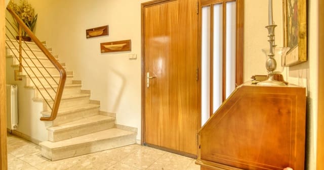 5 bedroom Villa for sale in Palamós with garage - € 590,000 (Ref: 9414576)