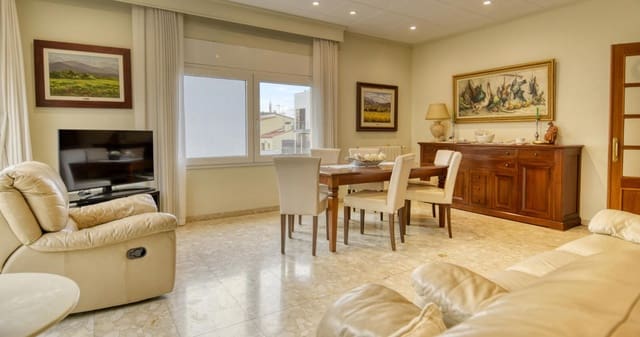 5 bedroom Villa for sale in Palamós with garage - € 590,000 (Ref: 9414576)