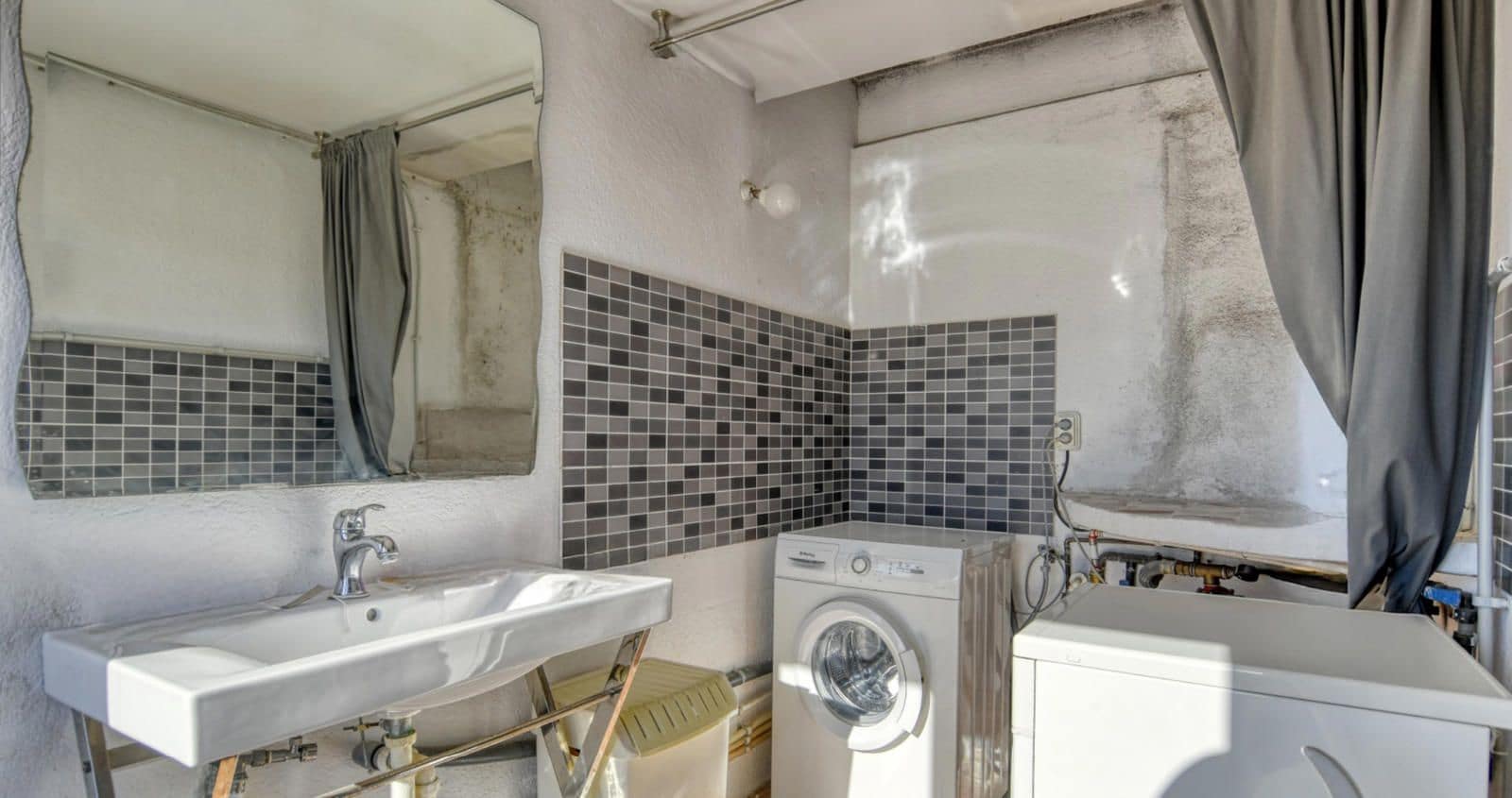 5 bedroom Villa for sale in Palamos with garage - € 590,000 (Ref: 9414576)