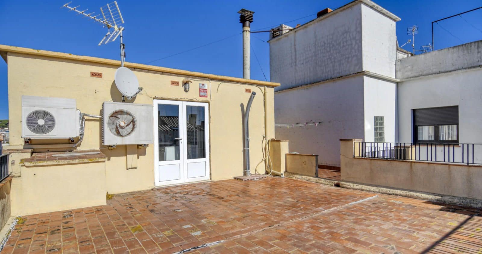 5 bedroom Villa for sale in Palamos with garage - € 590,000 (Ref: 9414576)