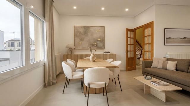 Chalet de 5 habitaciones en Palamós en venta con garaje - 560.000 € (Ref: 9414576)