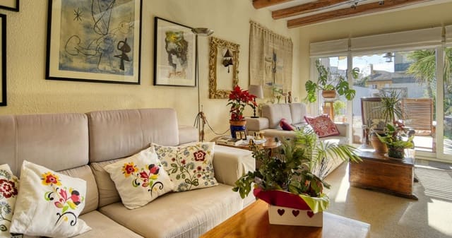 4 bedroom Villa for sale in Palafrugell - € 410,000 (Ref: 9534601)