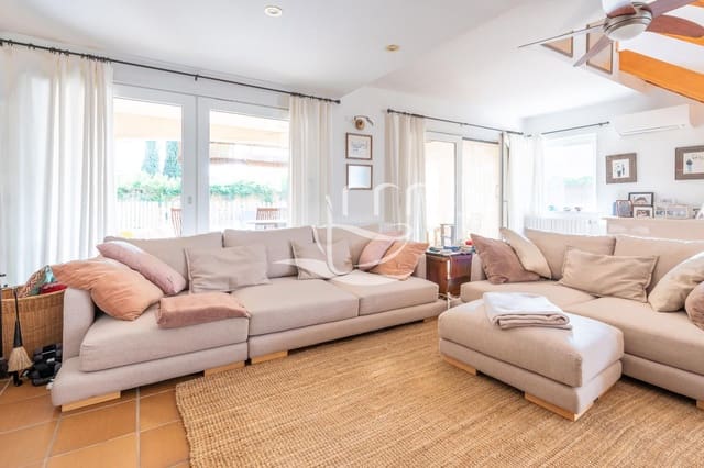4 soverom Villa til salgs i Calella de Palafrugell, Palafrugell med svømmebasseng garasje - € 1 100 000 (Ref: 9574893)