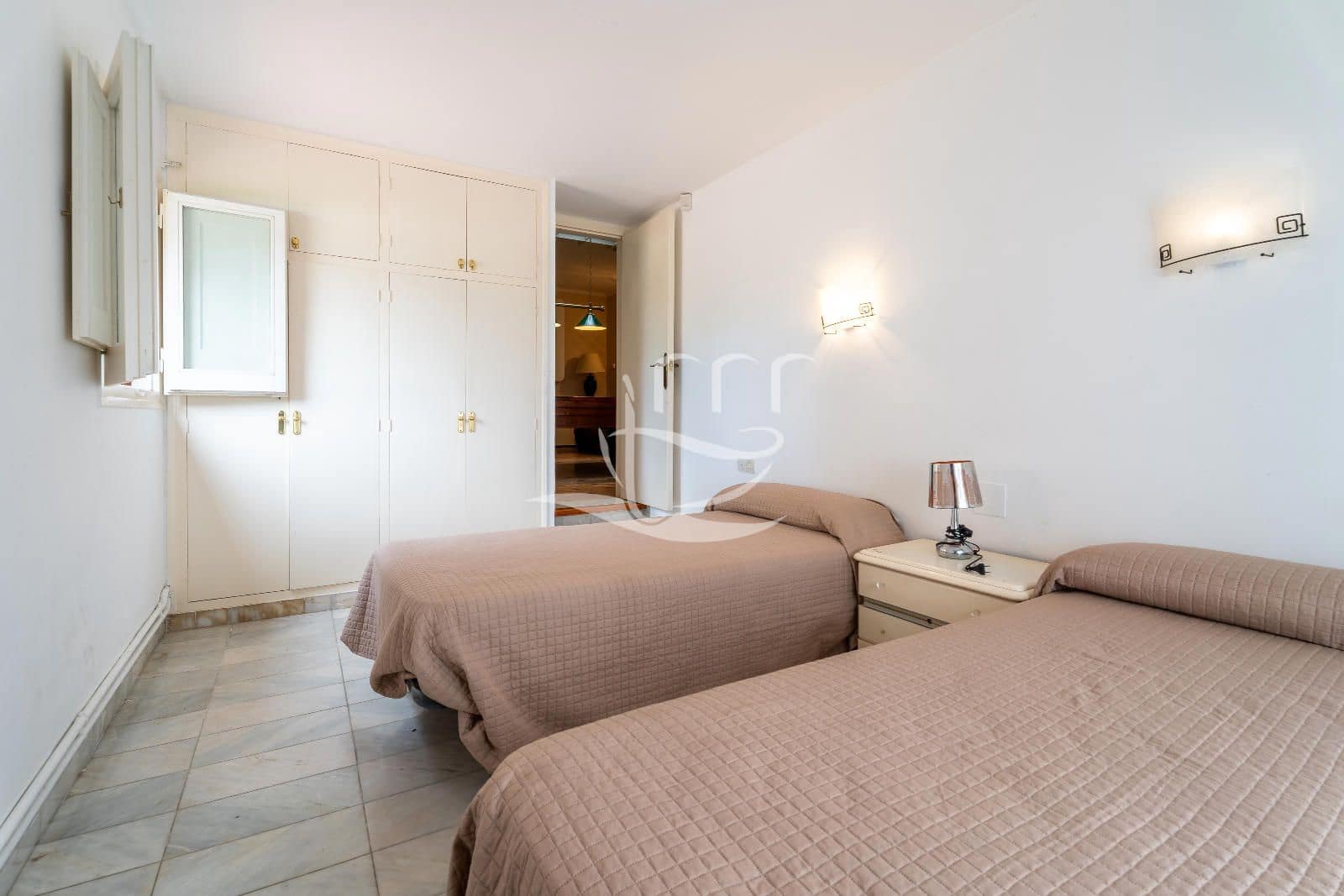 6 Zimmer Villa zu verkaufen in Llagostera mit Pool Garage - 780.000 € (Ref: 9810359)