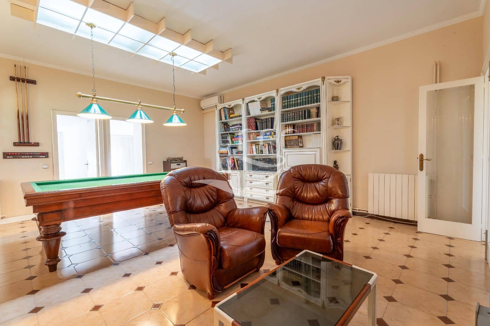 6 Zimmer Villa zu verkaufen in Llagostera mit Pool Garage - 780.000 € (Ref: 9810359)
