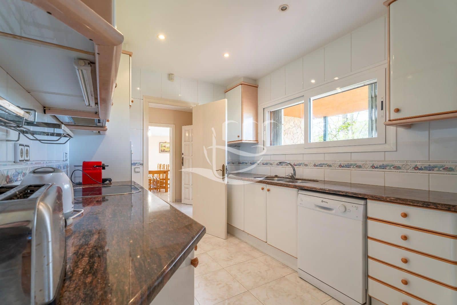 6 Zimmer Villa zu verkaufen in Llagostera mit Pool Garage - 780.000 € (Ref: 9810359)