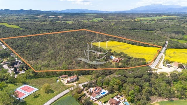 6 Zimmer Villa zu verkaufen in Llagostera mit Pool Garage - 780.000 € (Ref: 9810359)