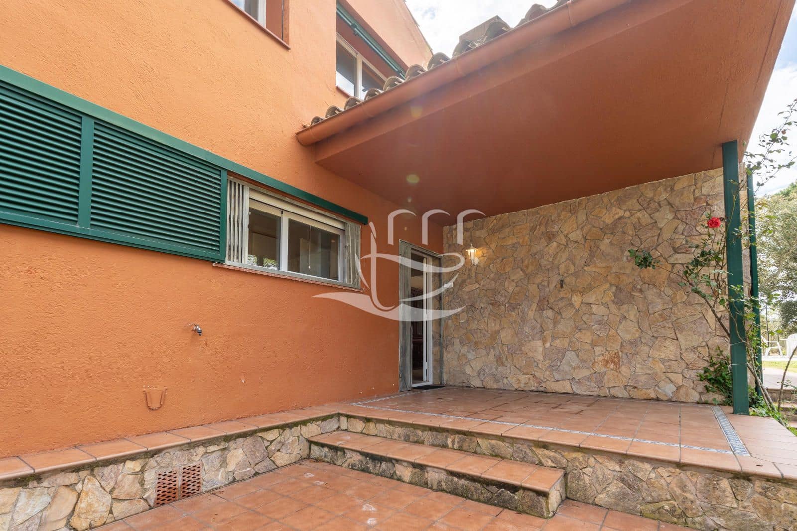 6 Zimmer Villa zu verkaufen in Llagostera mit Pool Garage - 780.000 € (Ref: 9810359)