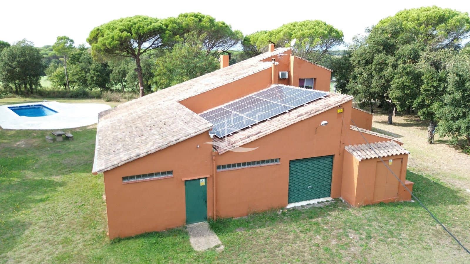 6 Zimmer Villa zu verkaufen in Llagostera mit Pool Garage - 780.000 € (Ref: 9810359)