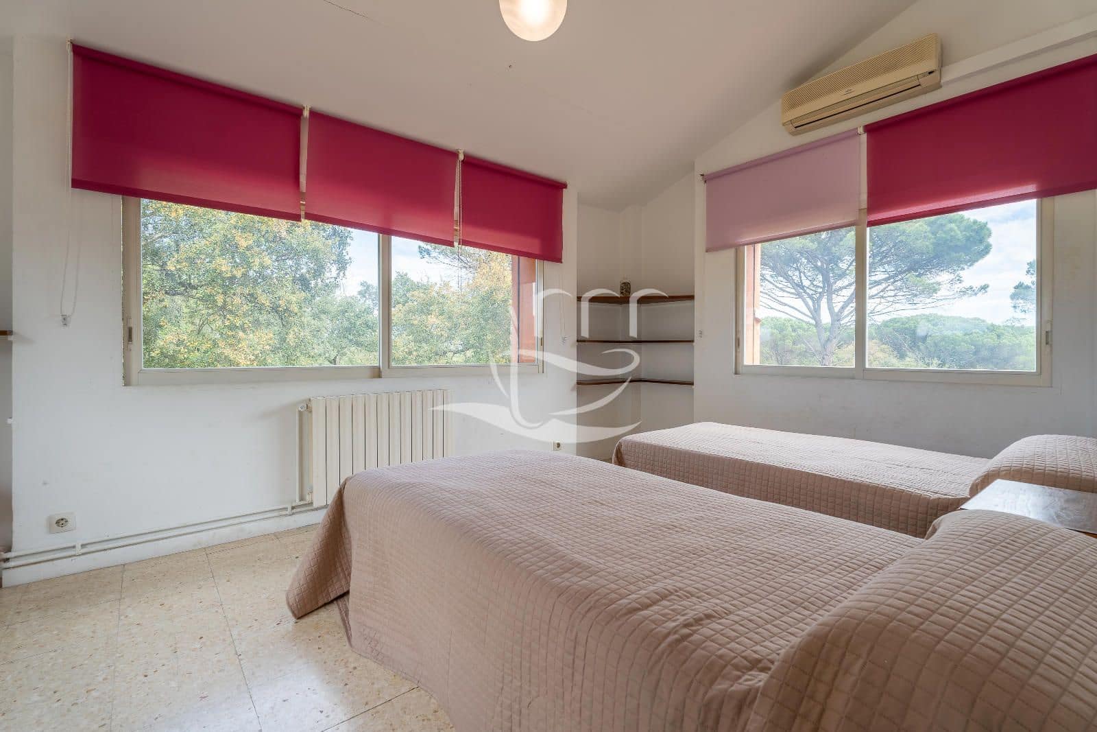 6 Zimmer Villa zu verkaufen in Llagostera mit Pool Garage - 780.000 € (Ref: 9810359)