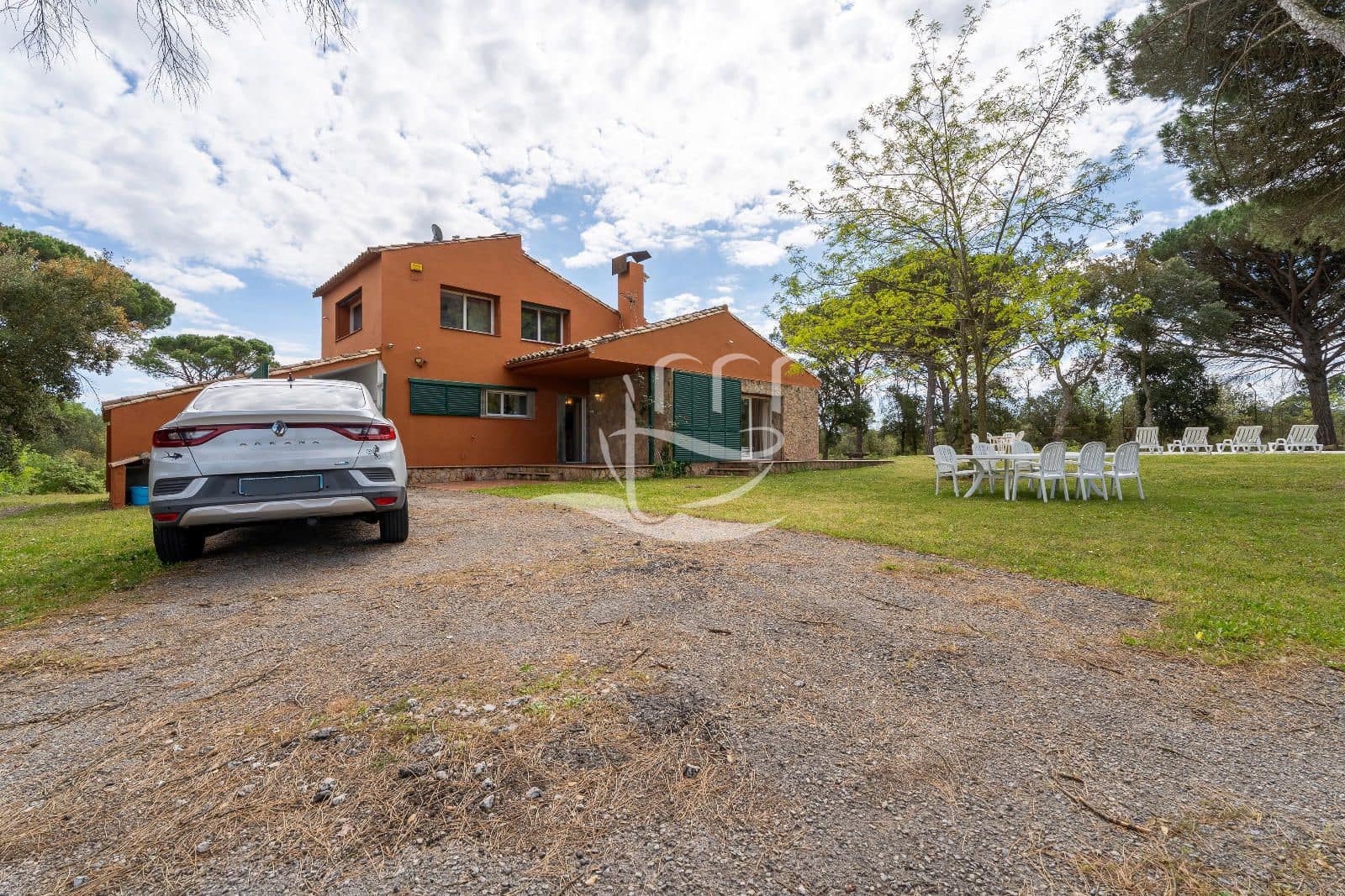 6 Zimmer Villa zu verkaufen in Llagostera mit Pool Garage - 780.000 € (Ref: 9810359)