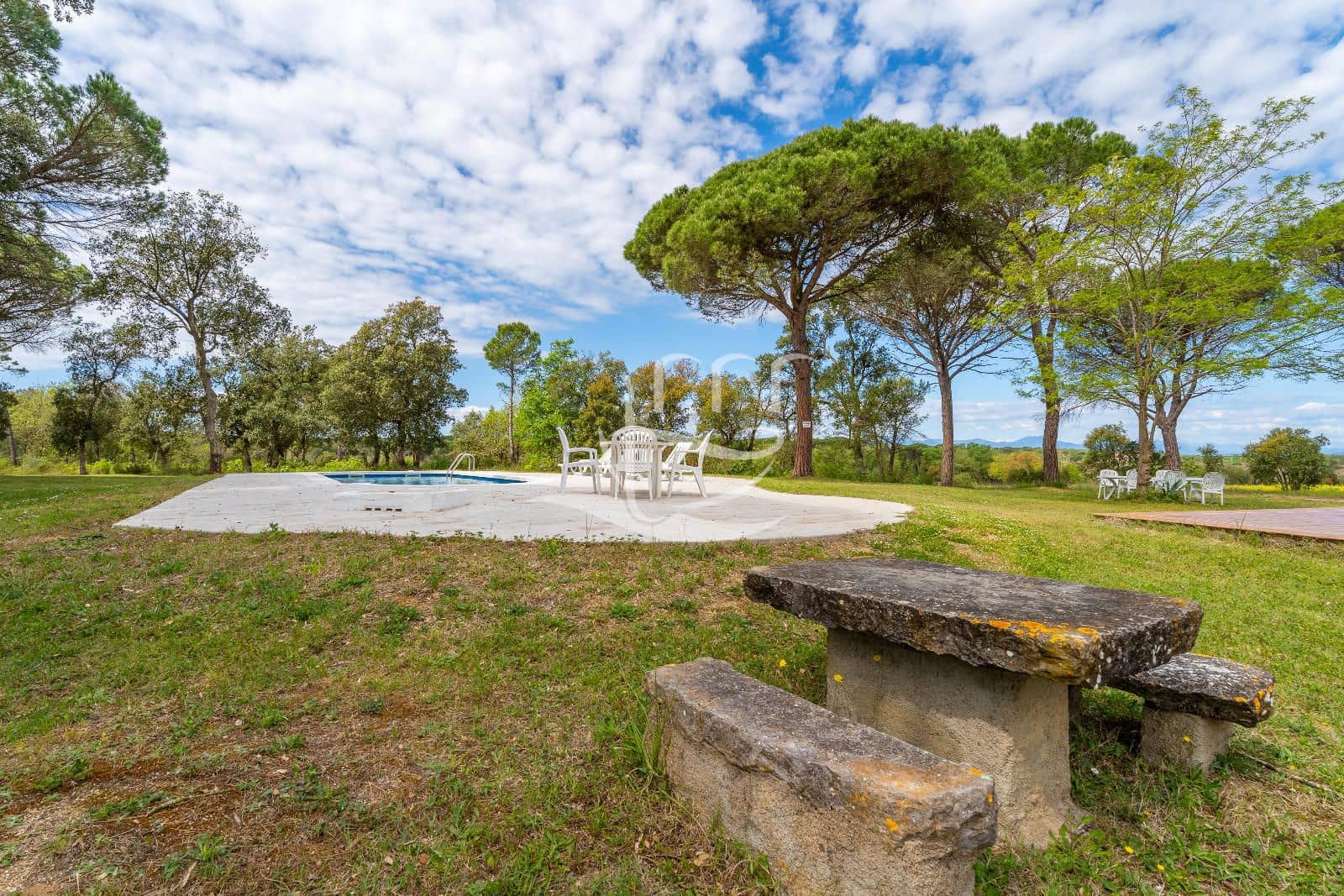 6 Zimmer Villa zu verkaufen in Llagostera mit Pool Garage - 780.000 € (Ref: 9810359)