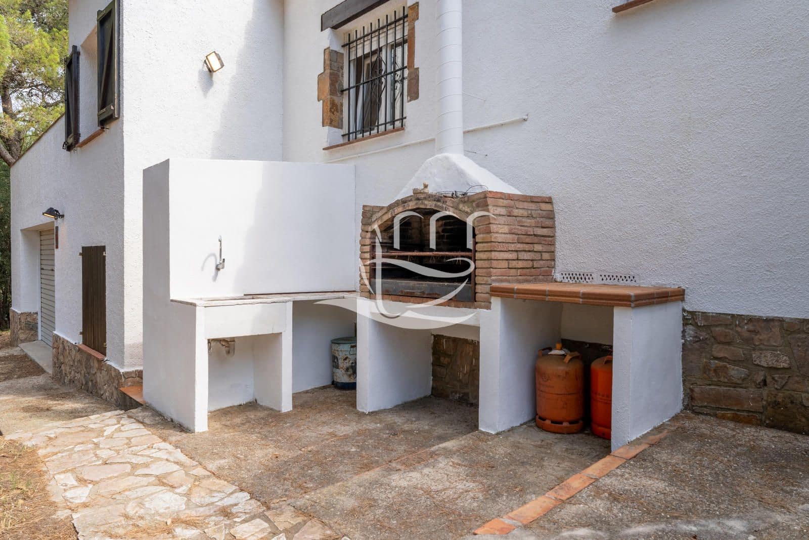 3 bedroom Villa for sale in Begur with garage - € 545,000 (Ref: 9926369)