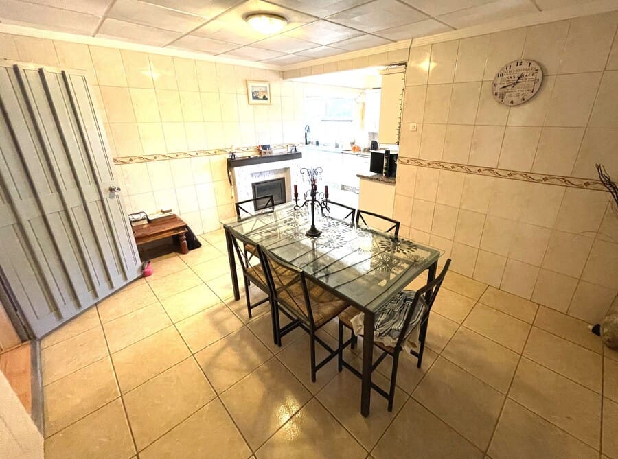 3 chambre Finca/Maison de Campagne à vendre à Bonares avec piscine garage - 168 000 € (Ref: 10177585)