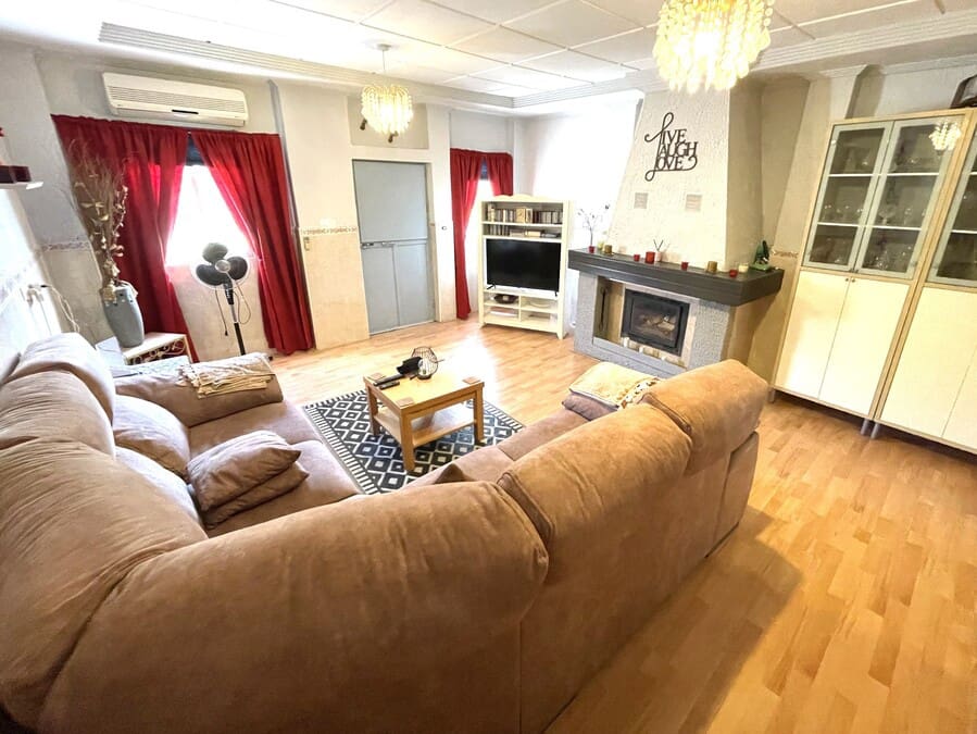 3 chambre Finca/Maison de Campagne à vendre à Bonares avec piscine garage - 168 000 € (Ref: 10177585)