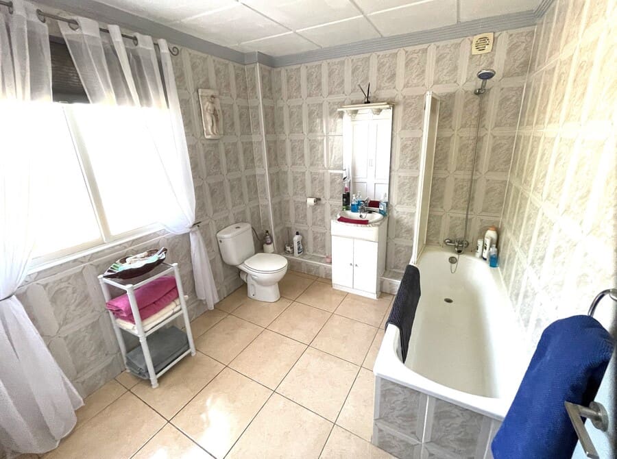 3 chambre Finca/Maison de Campagne à vendre à Bonares avec piscine garage - 168 000 € (Ref: 10177585)