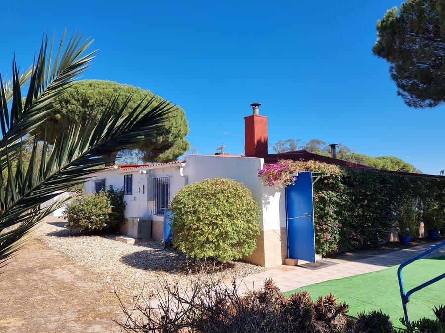 3 chambre Finca/Maison de Campagne à vendre à Bonares avec piscine garage - 168 000 € (Ref: 10177585)