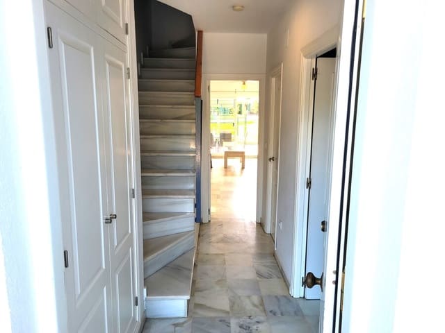 3 soveværelse Byhus til salg i Nuevo Portil, Cartaya med swimmingpool garage - € 249.000 (Ref: 4972565)