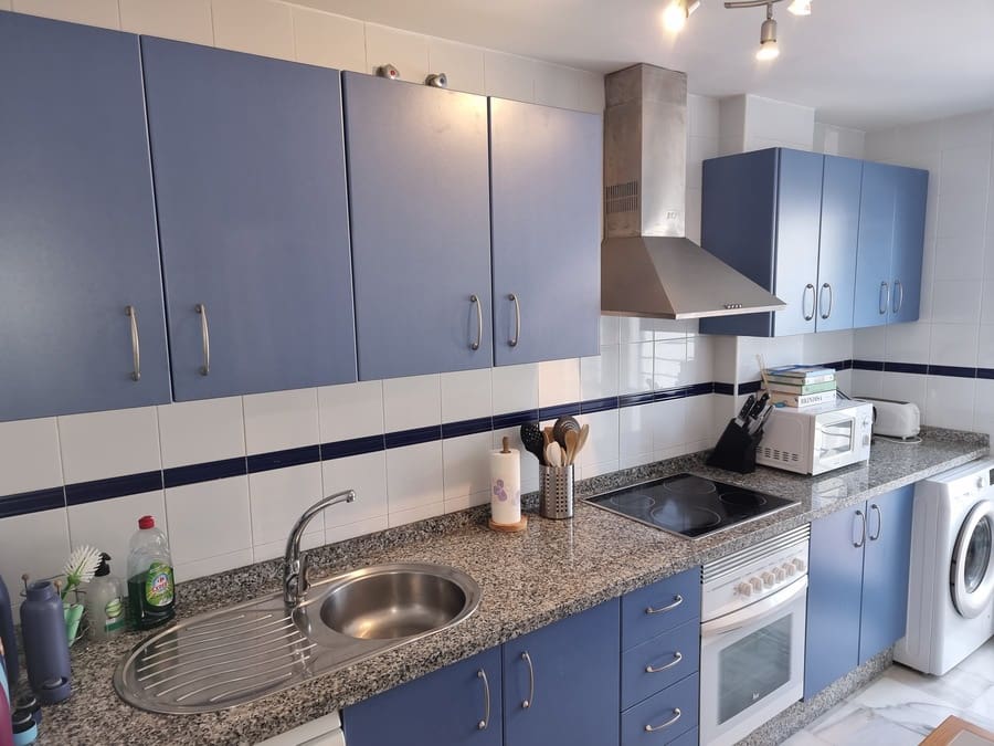 3 sypialnia Dom na sprzedaż w Nuevo Portil z basenem garażem - 259 000 € (Ref: 4972565)
