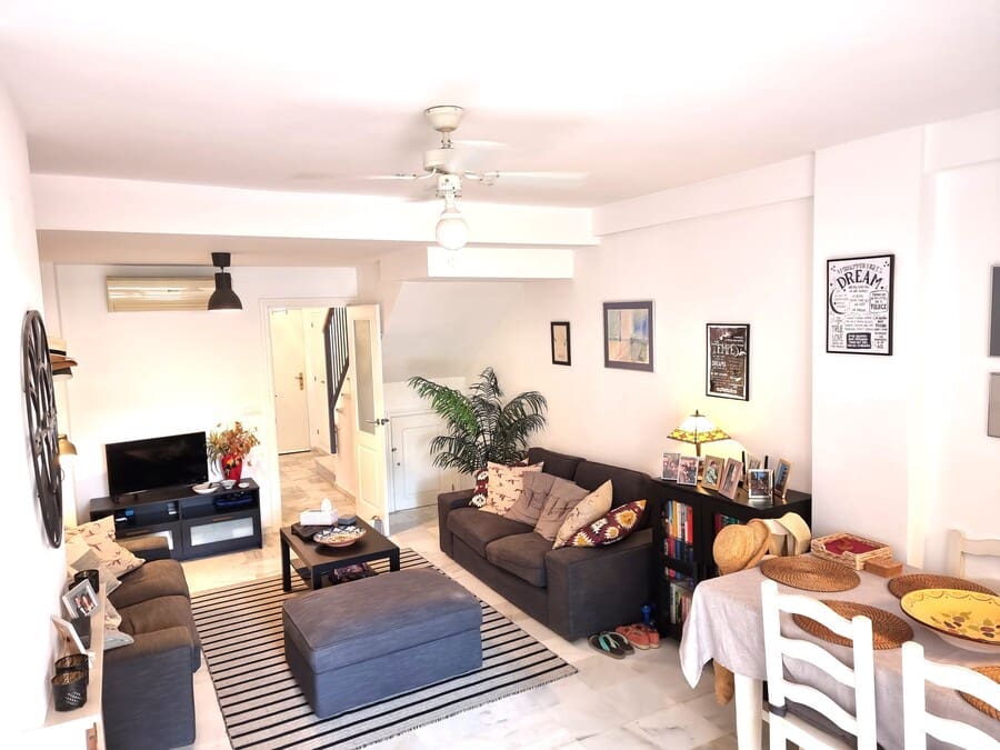 3 sypialnia Dom na sprzedaż w Nuevo Portil z basenem garażem - 259 000 € (Ref: 4972565)