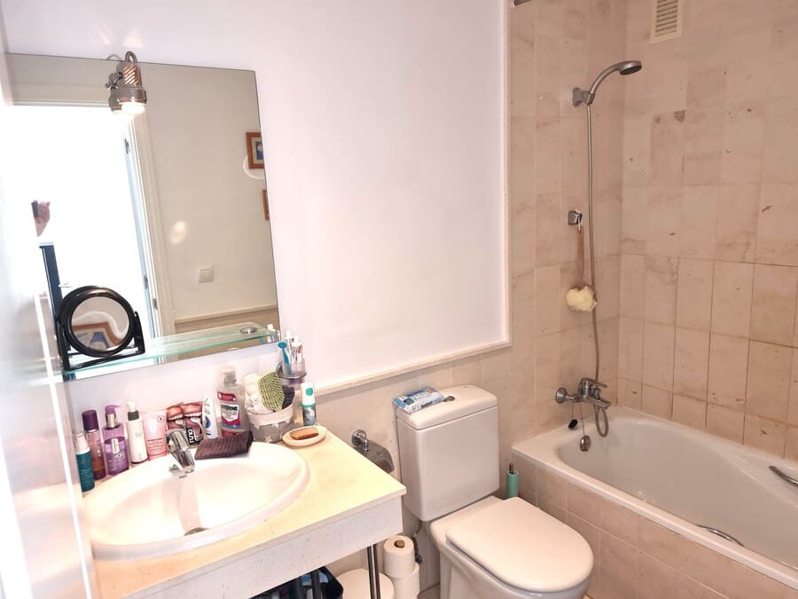 3 sypialnia Dom na sprzedaż w Nuevo Portil z basenem garażem - 259 000 € (Ref: 4972565)
