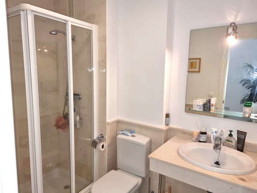 3 sypialnia Dom na sprzedaż w Nuevo Portil z basenem garażem - 259 000 € (Ref: 4972565)