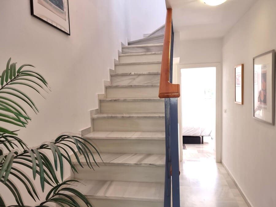 3 sypialnia Dom na sprzedaż w Nuevo Portil z basenem garażem - 259 000 € (Ref: 4972565)