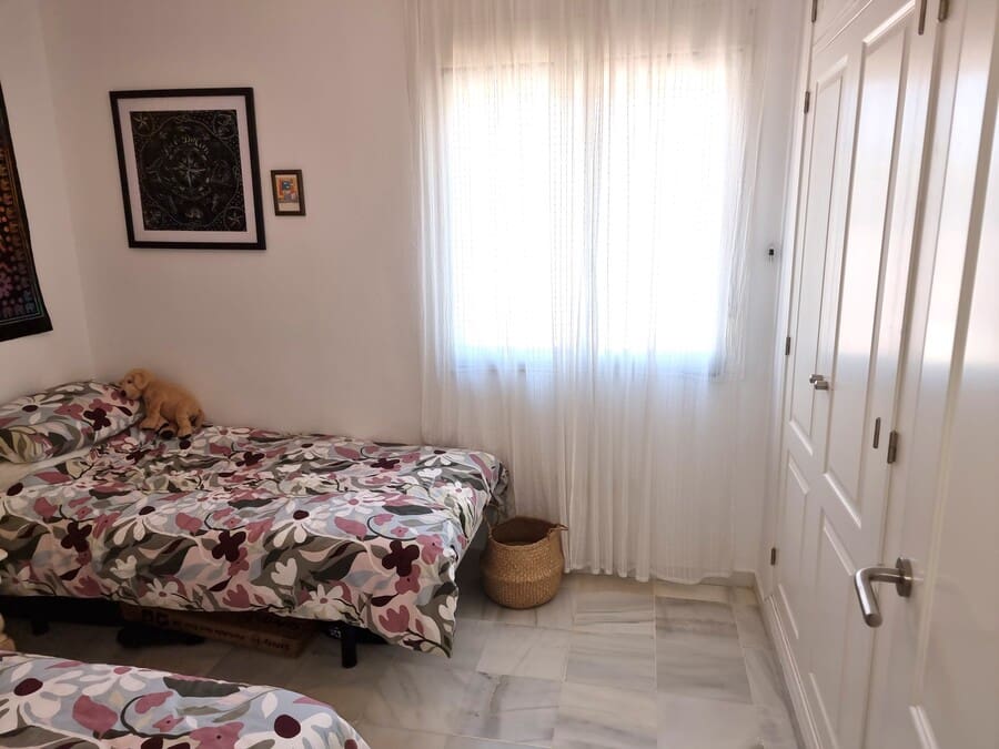 3 sypialnia Dom na sprzedaż w Nuevo Portil z basenem garażem - 259 000 € (Ref: 4972565)