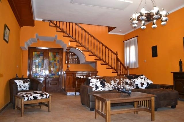 Finca/Casa Rural de 4 habitaciones en Lucena del Puerto en venta con piscina garaje - 295.000 € (Ref: 5189077)