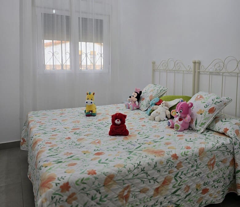 7 makuuhuone Maalaistalo myytävänä paikassa Niebla mukana uima-altaan 
autotalli - 345 000 € (Ref: 8580813)