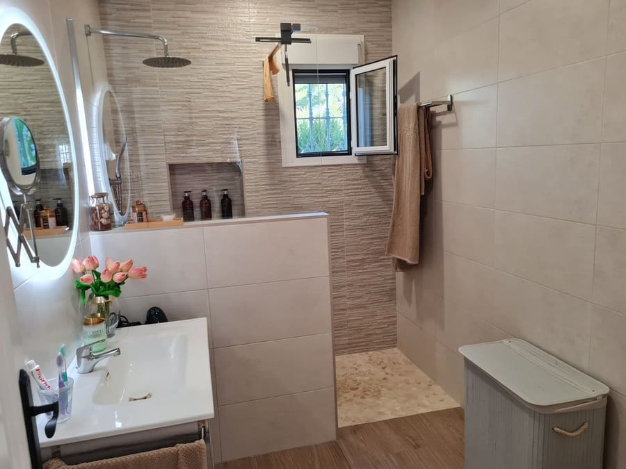 2 slaapkamer Finca/Landhuis te koop in Hinojos met zwembad garage - € 185.000 (Ref: 9678132)