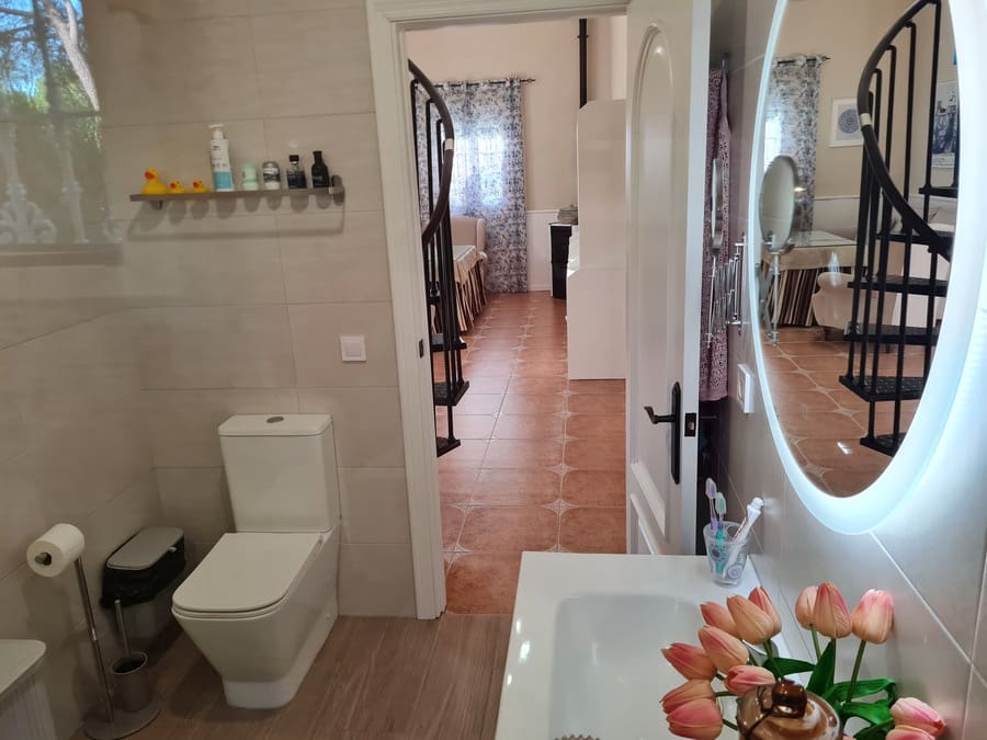 2 slaapkamer Finca/Landhuis te koop in Hinojos met zwembad garage - € 185.000 (Ref: 9678132)