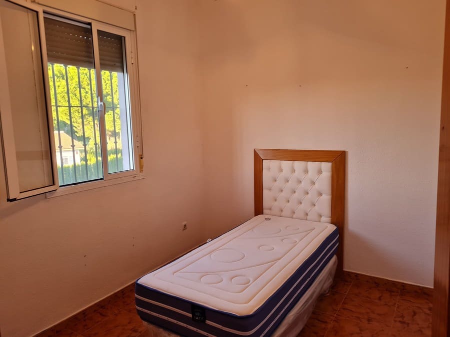 3 bedroom Finca/Country House for sale in Hinojos with garage - € 137,000 (Ref: 9678133)