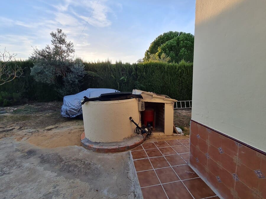 3 bedroom Finca/Country House for sale in Hinojos with garage - € 137,000 (Ref: 9678133)