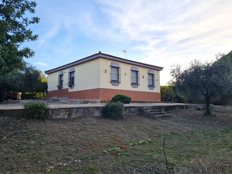3 bedroom Finca/Country House for sale in Hinojos with garage - € 137,000 (Ref: 9678133)