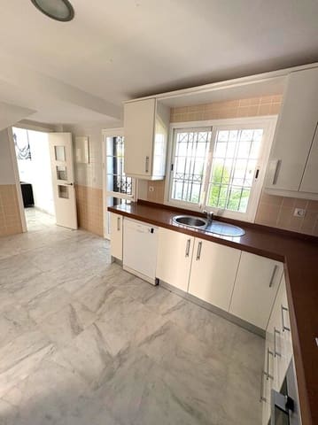 3 slaapkamer Villa te koop in Nuevo Portil, Cartaya met zwembad garage - € 498.500 (Ref: 9678134)