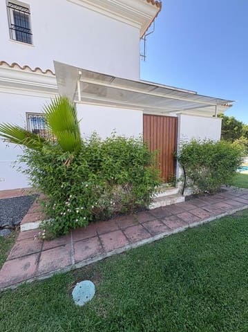 3 slaapkamer Villa te koop in Nuevo Portil, Cartaya met zwembad garage - € 498.500 (Ref: 9678134)