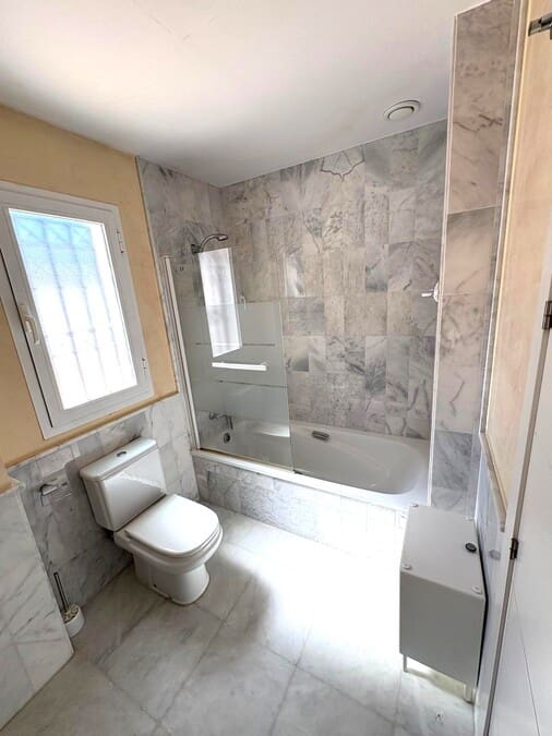 3 bedroom Villa for sale in Nuevo Portil with pool garage - € 498,500 (Ref: 9678134)