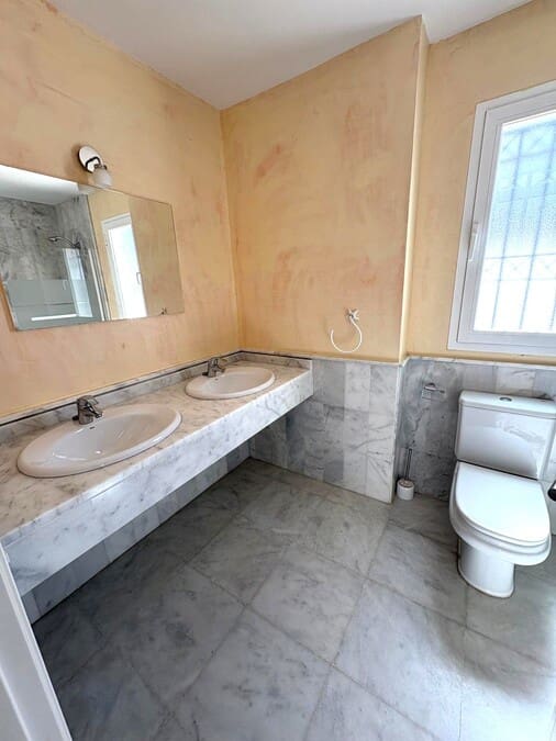 3 bedroom Villa for sale in Nuevo Portil with pool garage - € 498,500 (Ref: 9678134)