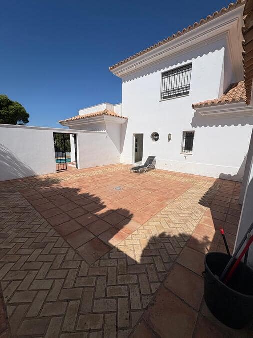 3 bedroom Villa for sale in Nuevo Portil with pool garage - € 498,500 (Ref: 9678134)