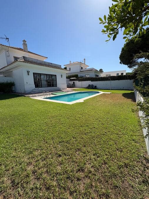 3 bedroom Villa for sale in Nuevo Portil with pool garage - € 498,500 (Ref: 9678134)