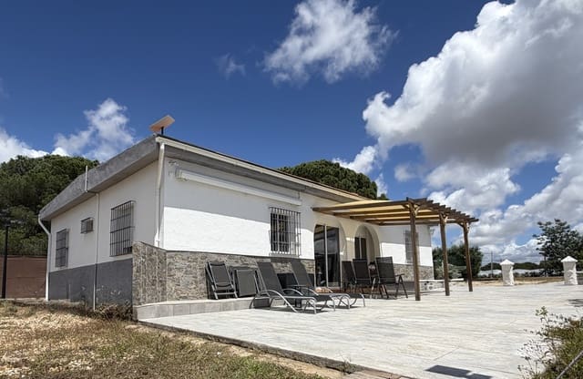 Finca/Casa Rural de 4 habitaciones en Bonares en venta con piscina garaje - 220.000 € (Ref: 9814999)