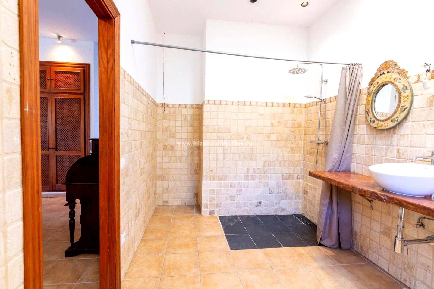 4 soveværelse Villa til salg i Ibiza by med swimmingpool garage - € 2.300.000 (Ref: 10120867)
