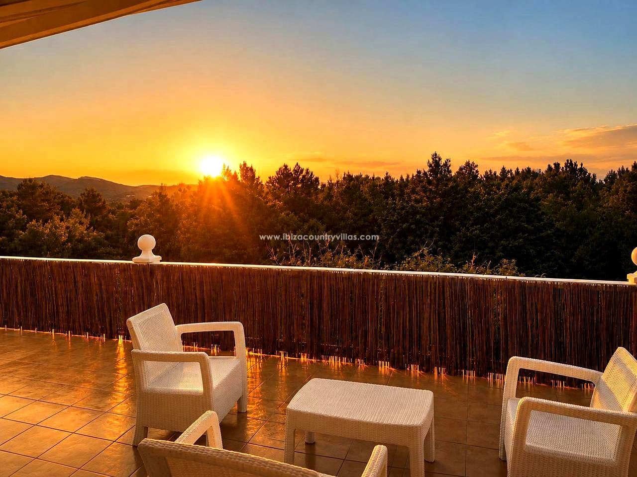5 slaapkamer Villa te koop in Sant Antoni de Portmany met zwembad garage - € 2.950.000 (Ref: 10147993)