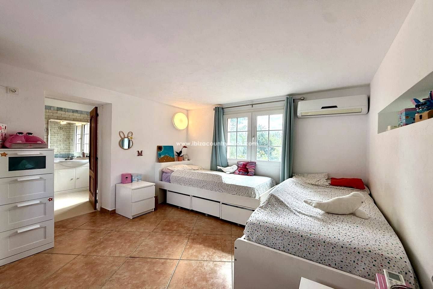 5 slaapkamer Villa te koop in Sant Antoni de Portmany met zwembad garage - € 2.950.000 (Ref: 10147993)