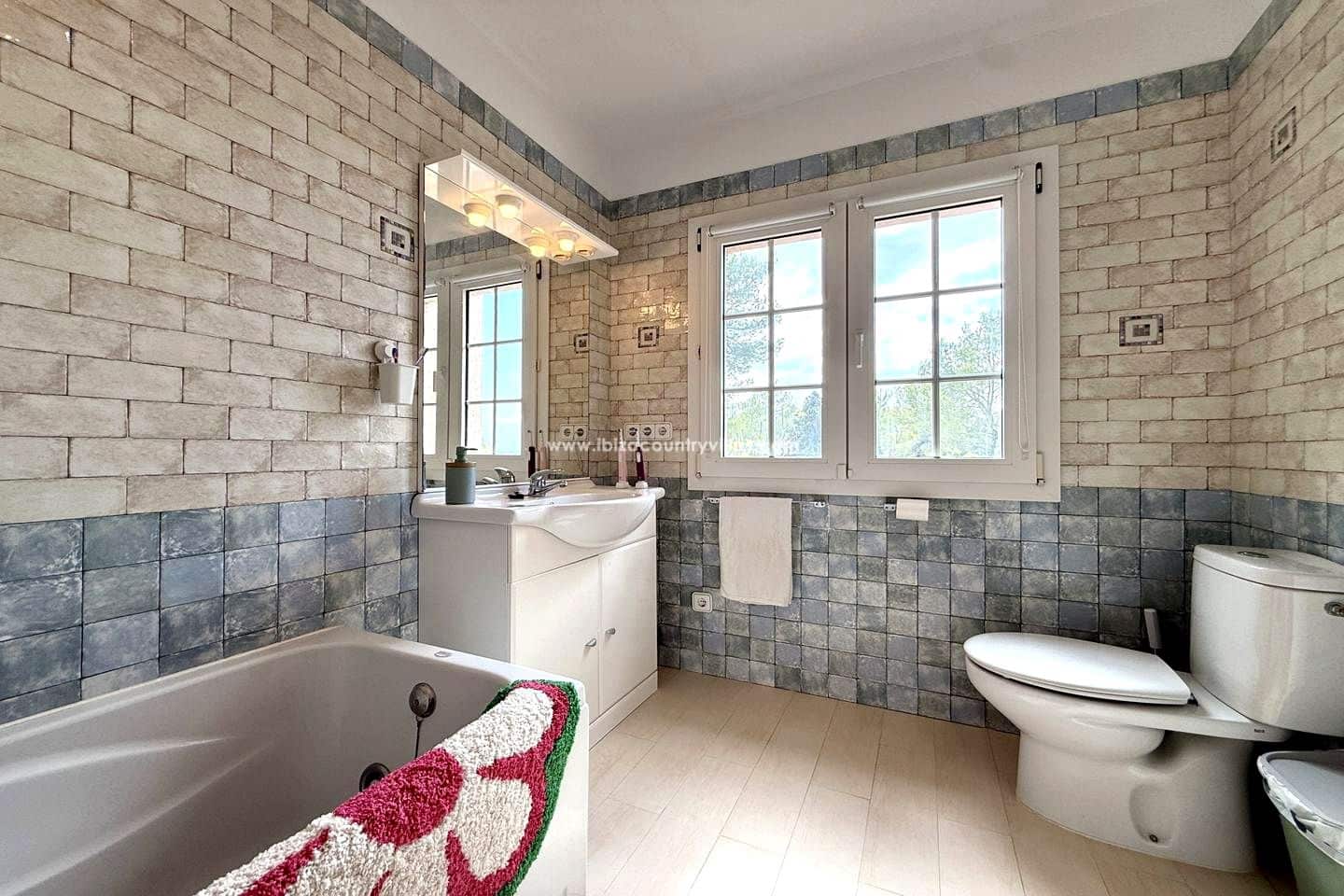 5 slaapkamer Villa te koop in Sant Antoni de Portmany met zwembad garage - € 2.950.000 (Ref: 10147993)