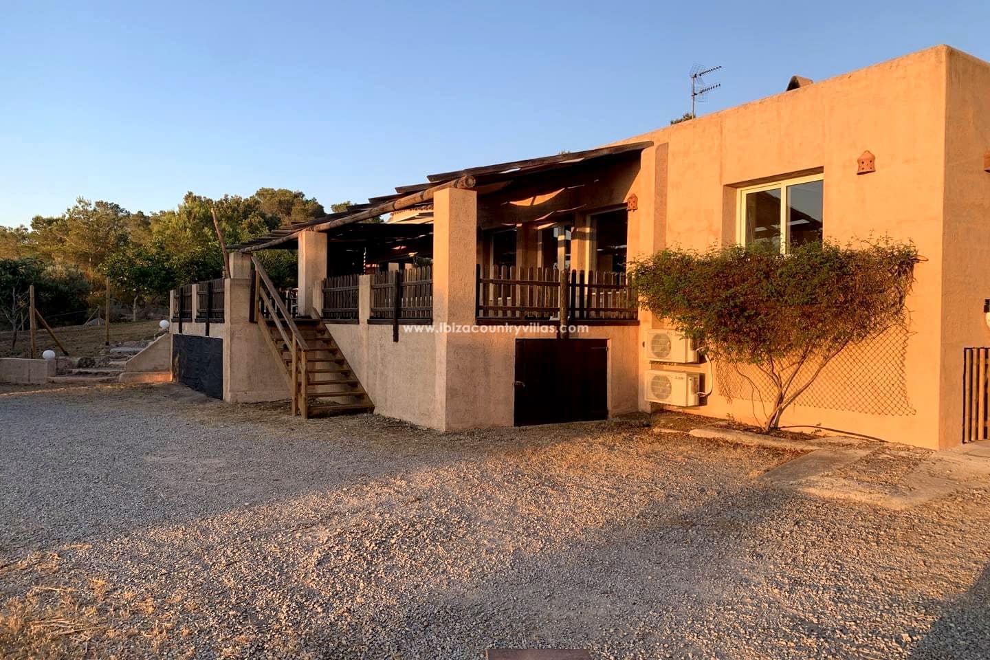 5 slaapkamer Villa te koop in Sant Antoni de Portmany met zwembad garage - € 2.950.000 (Ref: 10147993)